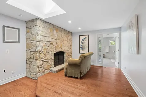 8425 Charleston Drive Burr Ridge IL 60527
