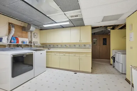 8425 Charleston Drive Burr Ridge IL 60527