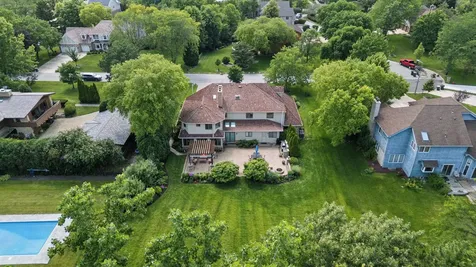 8425 Charleston Drive Burr Ridge IL 60527