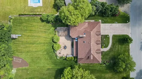 8425 Charleston Drive Burr Ridge IL 60527