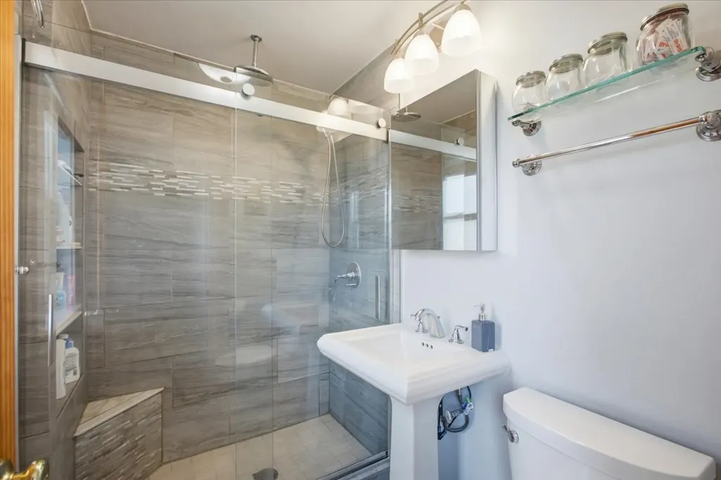 7734 West Glenlake Avenue Chicago IL 60631