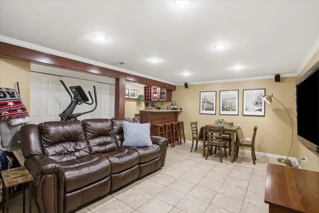 7734 West Glenlake Avenue Chicago IL 60631