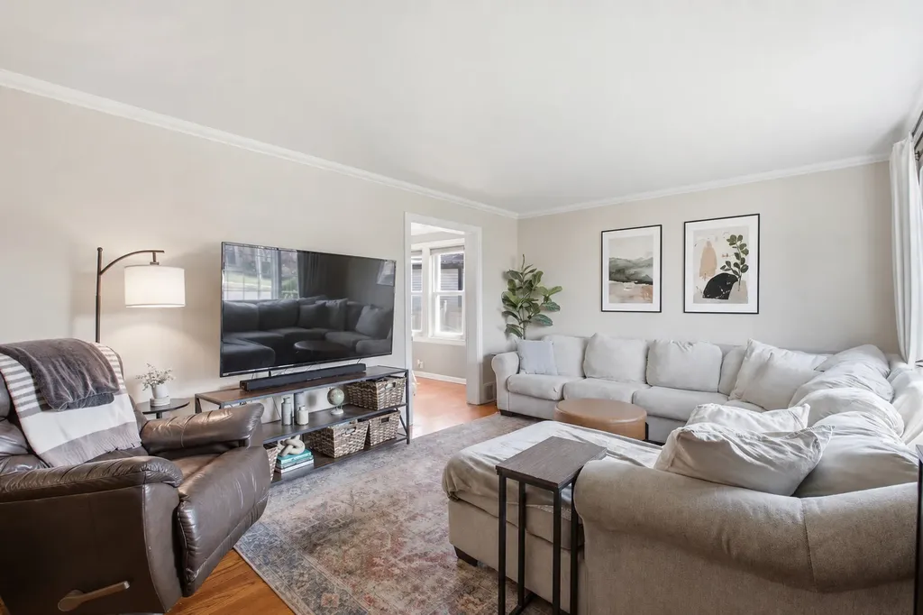 7734 West Glenlake Avenue Chicago IL 60631