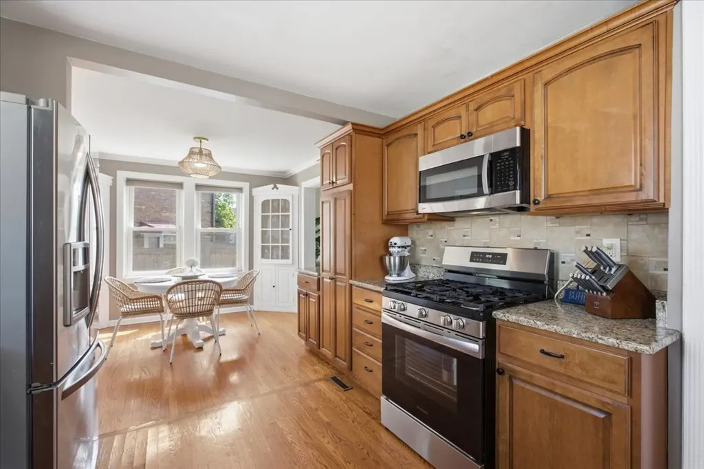 7734 West Glenlake Avenue Chicago IL 60631