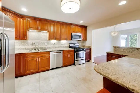 520 Hummingbird Lane Deerfield IL 60015
