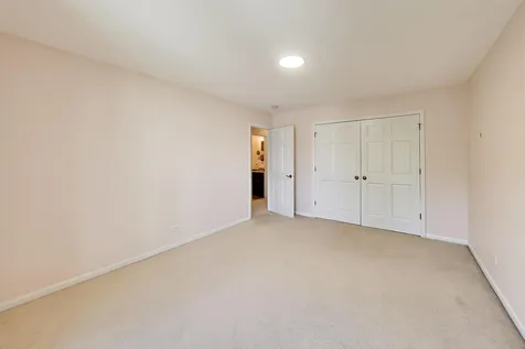 520 Hummingbird Lane Deerfield IL 60015
