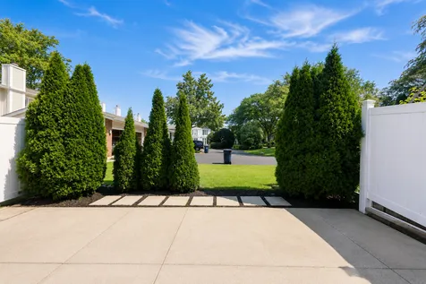 520 Hummingbird Lane Deerfield IL 60015