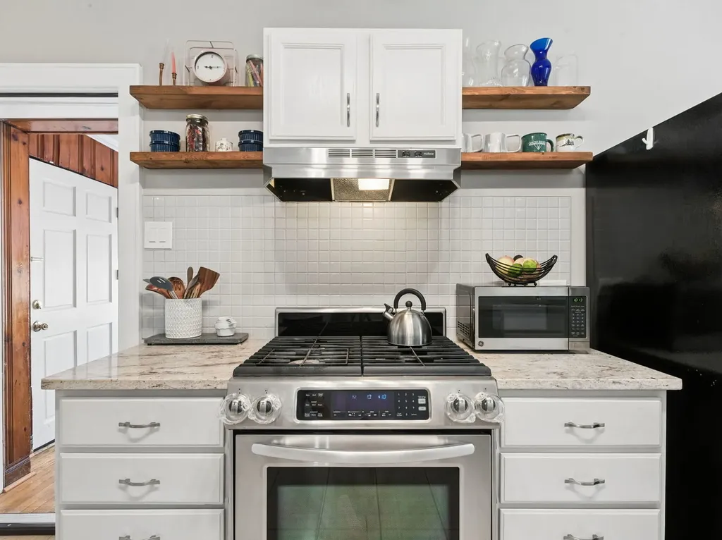 7358 North Damen Avenue Chicago IL 60645