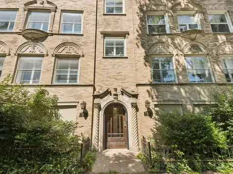 7358 North Damen Avenue Chicago IL 60645