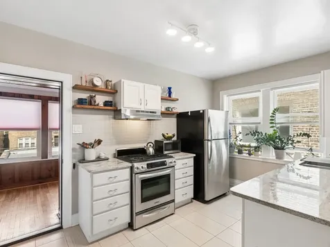 7358 North Damen Avenue Chicago IL 60645