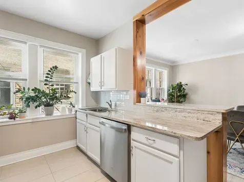7358 North Damen Avenue Chicago IL 60645