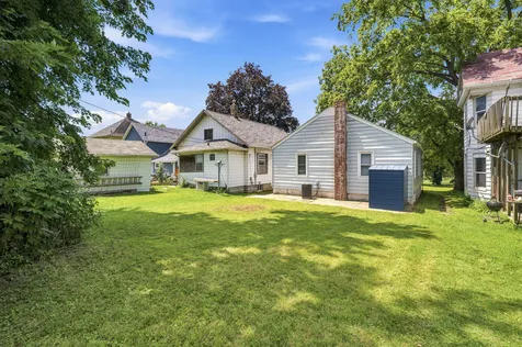 120 20TH Street East Moline IL 61244