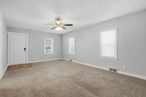120 20TH Street East Moline IL 61244