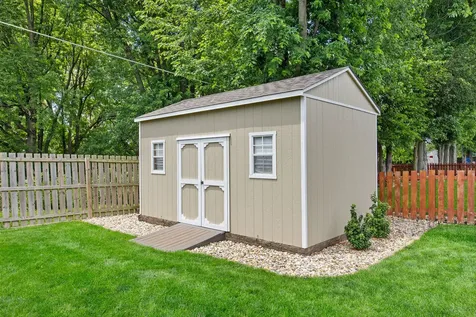 2911 Breezewood Boulevard Bloomington IL 61704