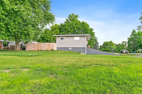 140 Skyline Drive Carpentersville IL 60110