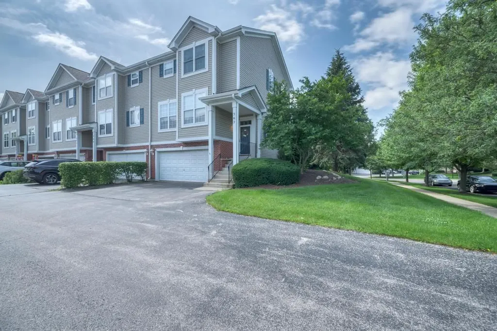 567 Declaration Lane Aurora IL 60502