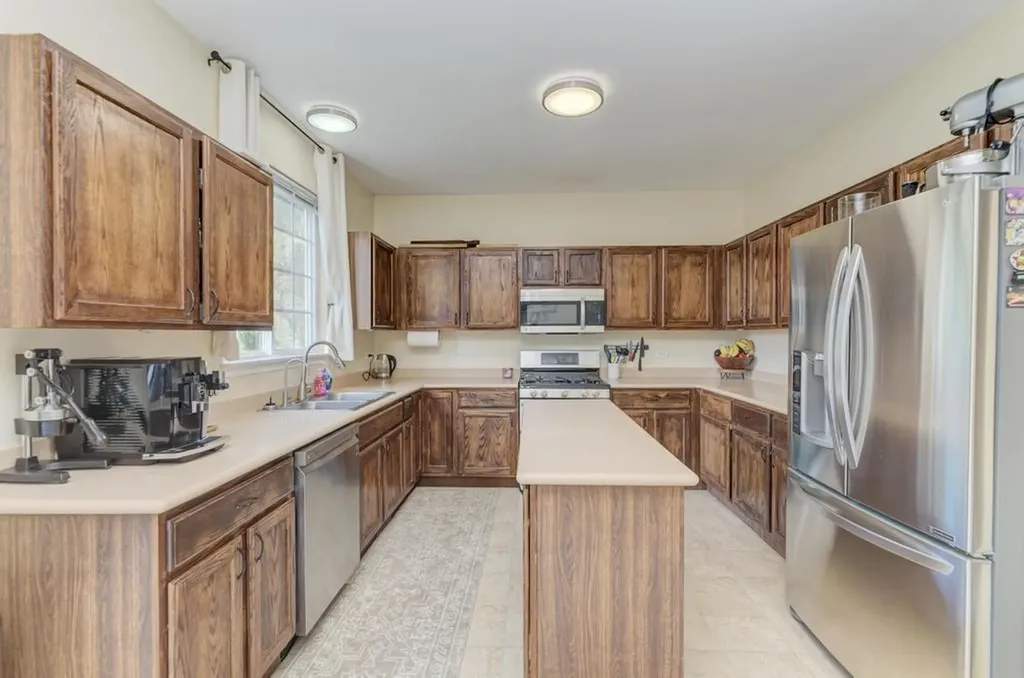 567 Declaration Lane Aurora IL 60502