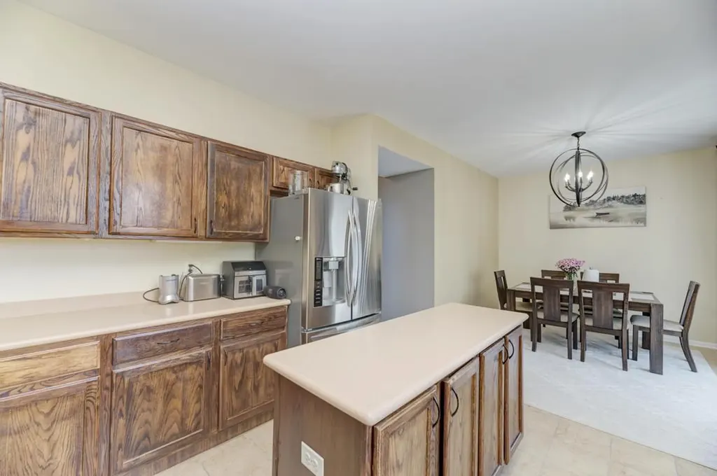 567 Declaration Lane Aurora IL 60502