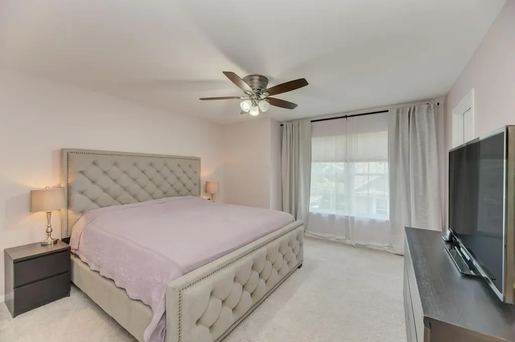 567 Declaration Lane Aurora IL 60502