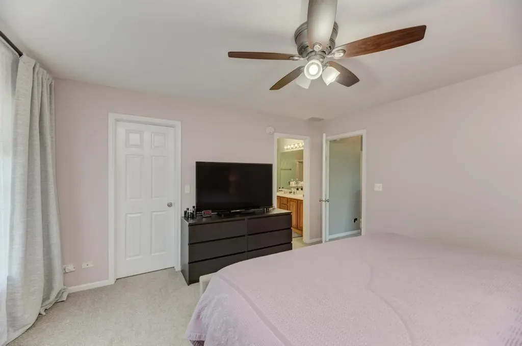 567 Declaration Lane Aurora IL 60502