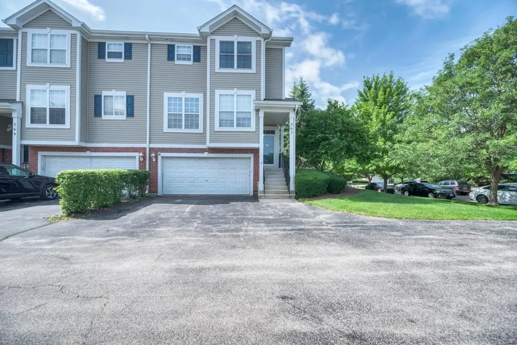 567 Declaration Lane Aurora IL 60502