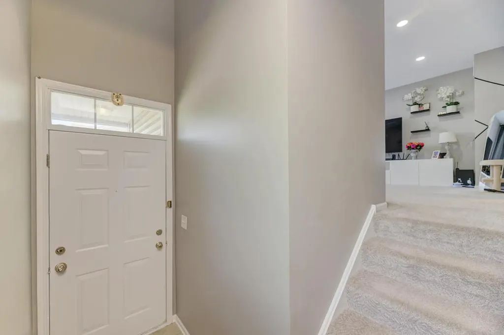 567 Declaration Lane Aurora IL 60502
