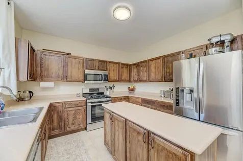 567 Declaration Lane Aurora IL 60502