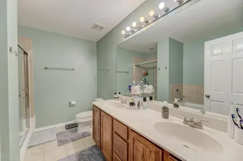 567 Declaration Lane Aurora IL 60502