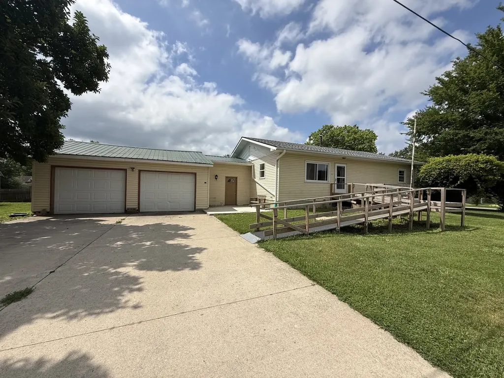 108 Lafayette Street Magnolia IL 61336
