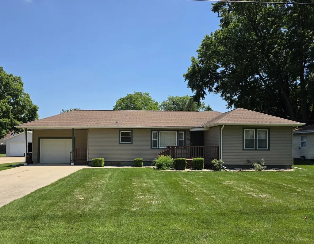 309 Maple Street Prophetstown IL 61277