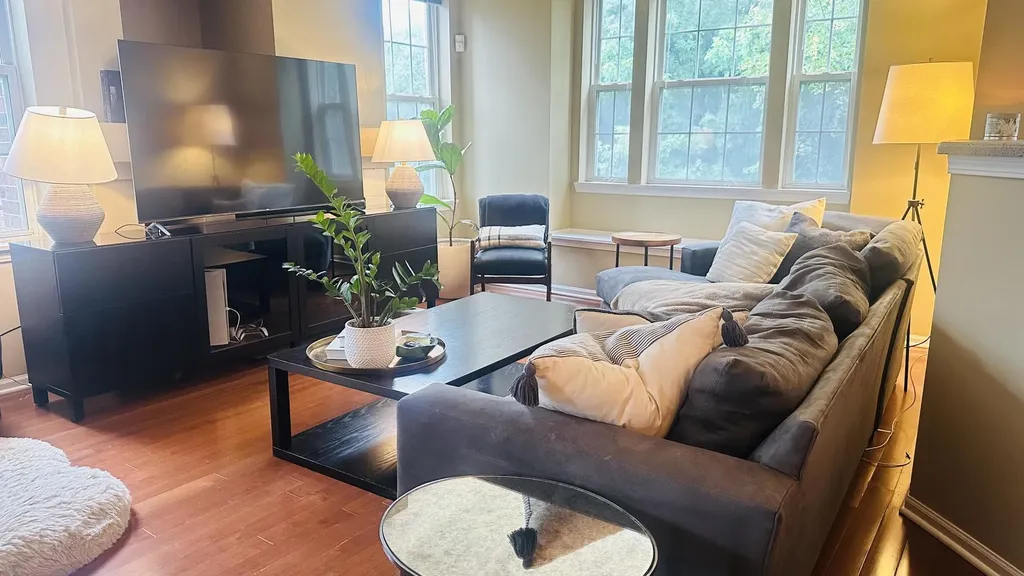 135 Tanglewood Drive Glen Ellyn IL 60137