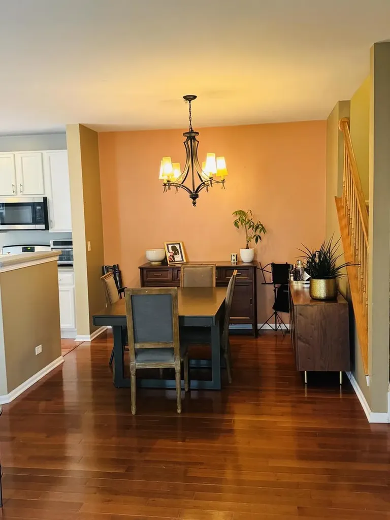 135 Tanglewood Drive Glen Ellyn IL 60137