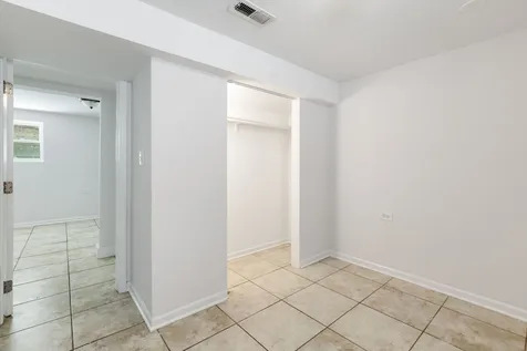 4135 West Melrose Street Chicago IL 60641