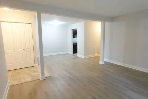 566 Somerset Lane Crystal Lake IL 60014