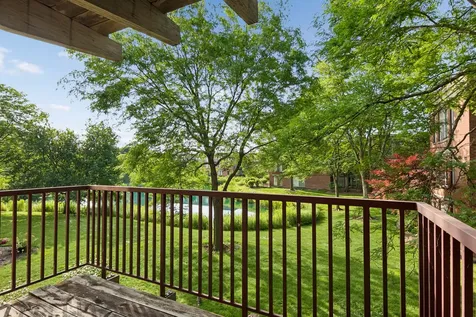 381 Kelburn Road Deerfield IL 60015