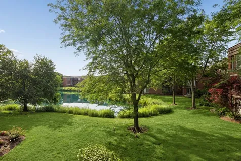 381 Kelburn Road Deerfield IL 60015