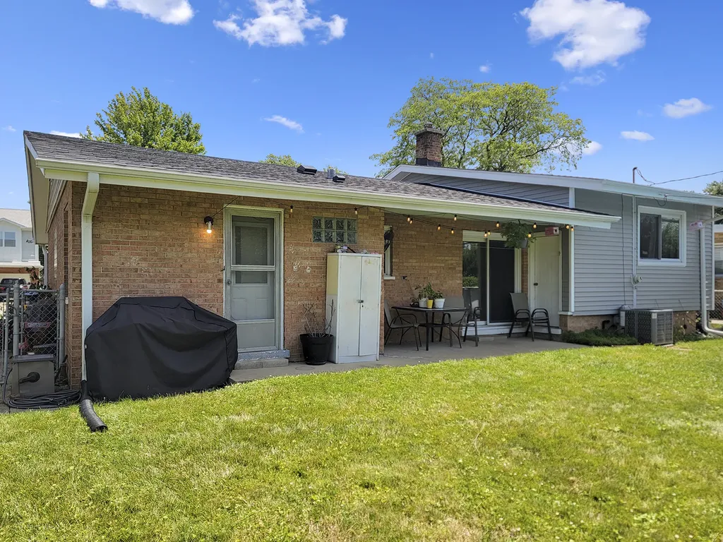 702 South School Street Lombard IL 60148