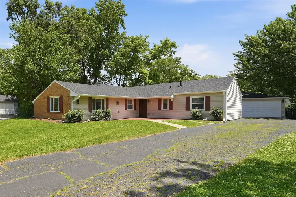 113 Parklawn Court Bolingbrook IL 60440