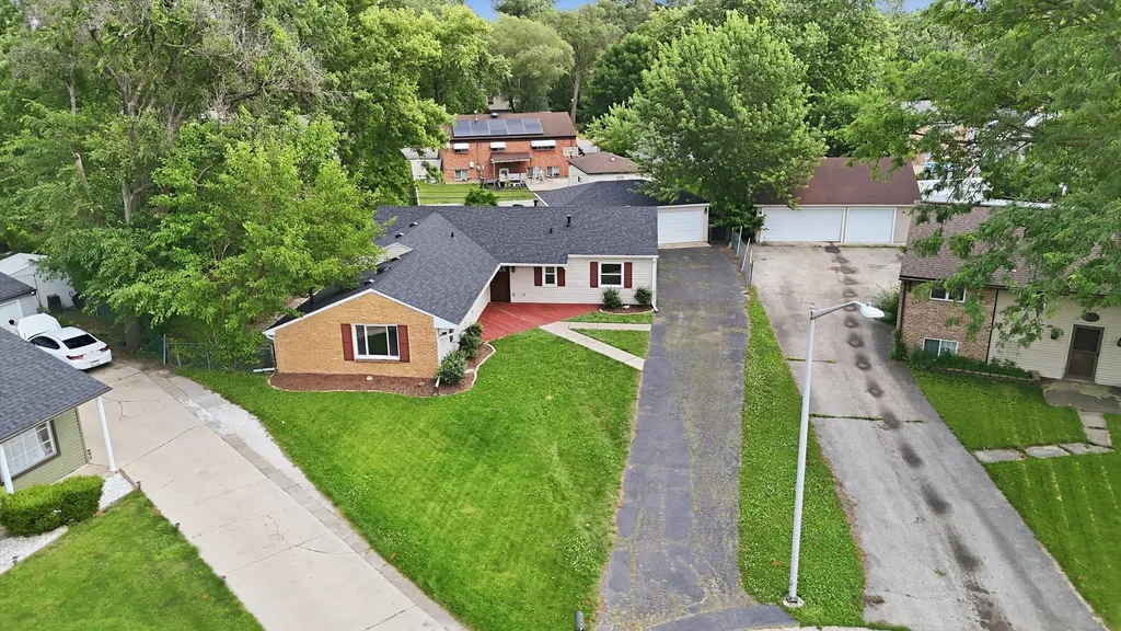 113 Parklawn Court Bolingbrook IL 60440