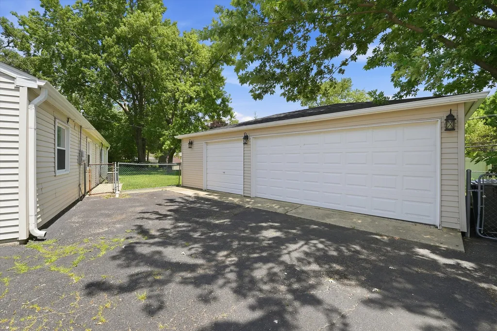 113 Parklawn Court Bolingbrook IL 60440