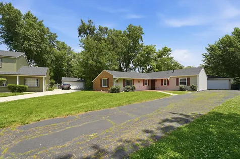 113 Parklawn Court Bolingbrook IL 60440