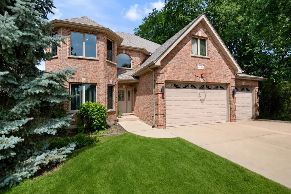 604 South Beverly Avenue Addison IL 60101