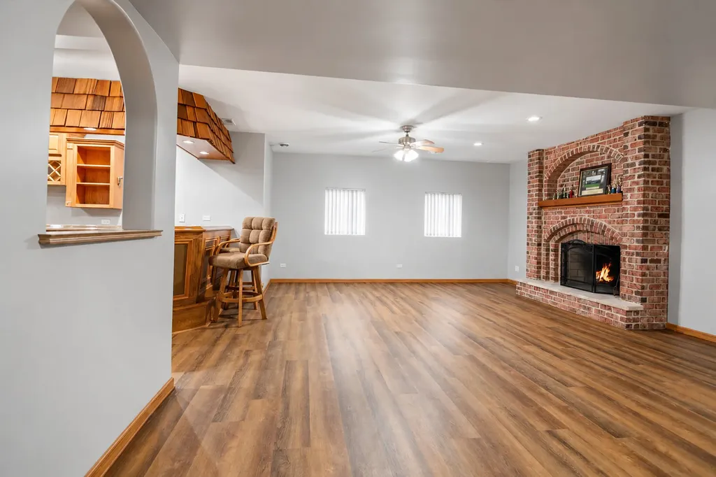 604 South Beverly Avenue Addison IL 60101