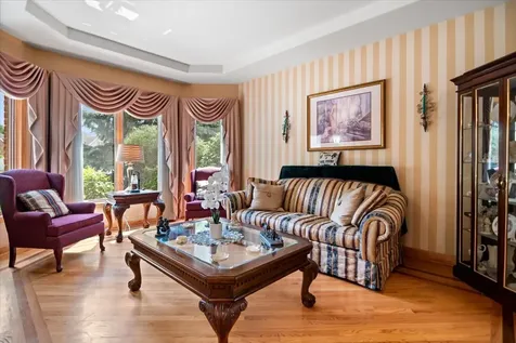 604 South Beverly Avenue Addison IL 60101