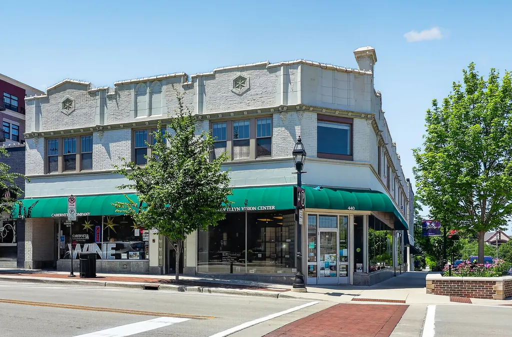 438 North Main Street Glen Ellyn IL 60137