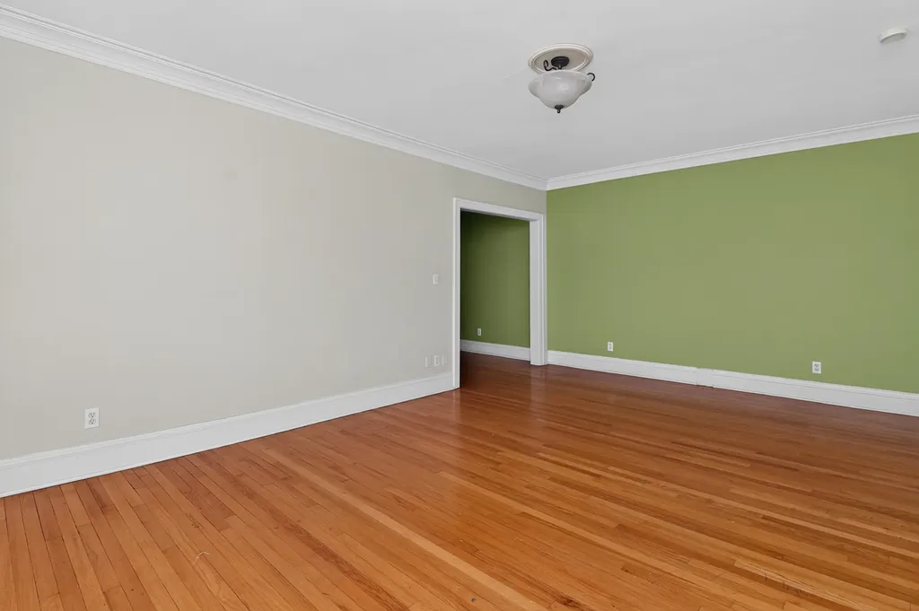438 North Main Street Glen Ellyn IL 60137