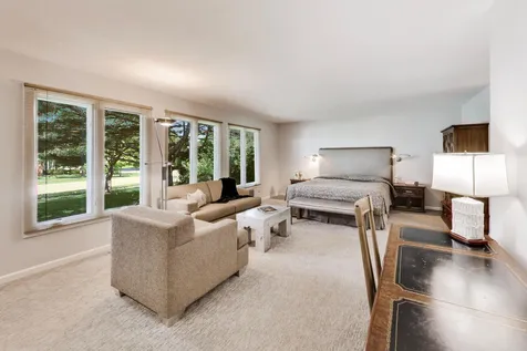 611 West Whiting Lane Arlington Heights IL 60004