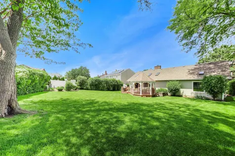 611 West Whiting Lane Arlington Heights IL 60004