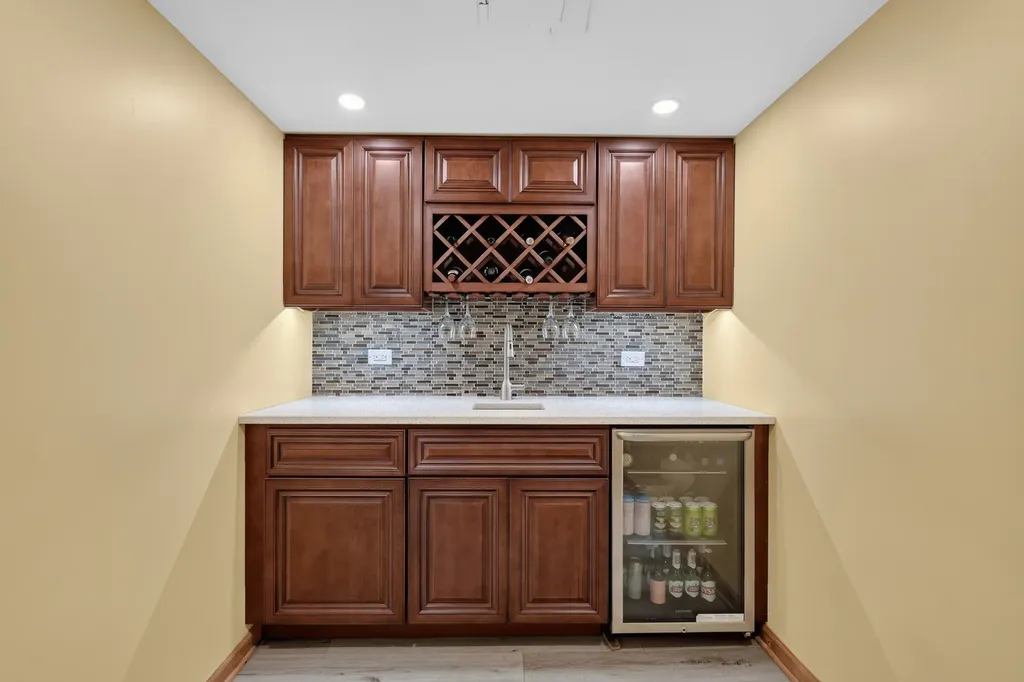 5750 South Normandy Avenue Chicago IL 60638