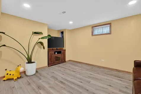 5750 South Normandy Avenue Chicago IL 60638